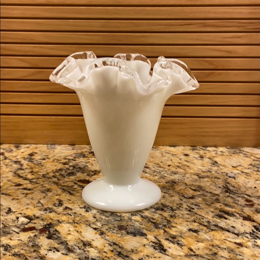 vintage white glass ruffled vase Guc